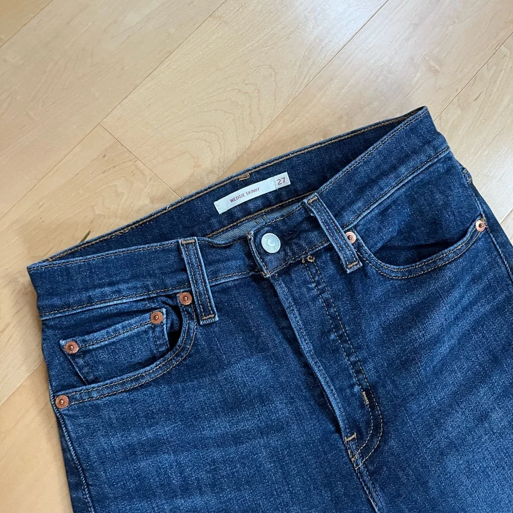 Levis Wedgie Jeans - Picture 2 of 5
